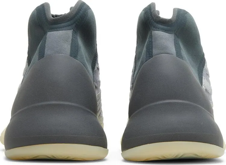 Adidas Yeezy Quantum 'Mono Carbon' sneakers, gray