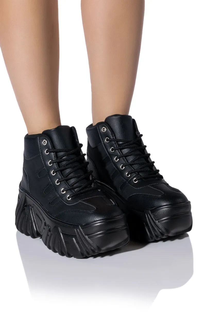 AZALEA WANG ATALANTA FLATFORM SNEAKER IN BLACK