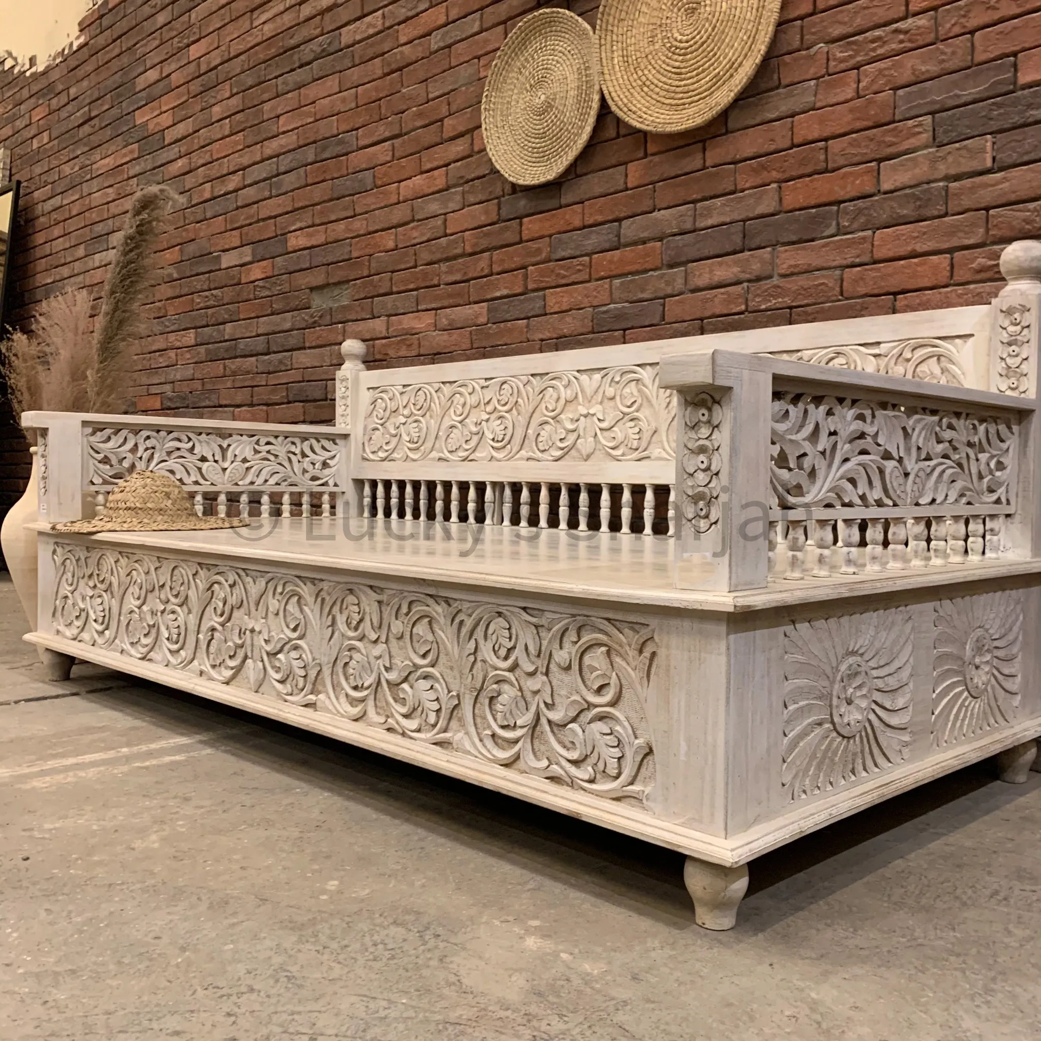 Heavy Carved White Wash Daybed