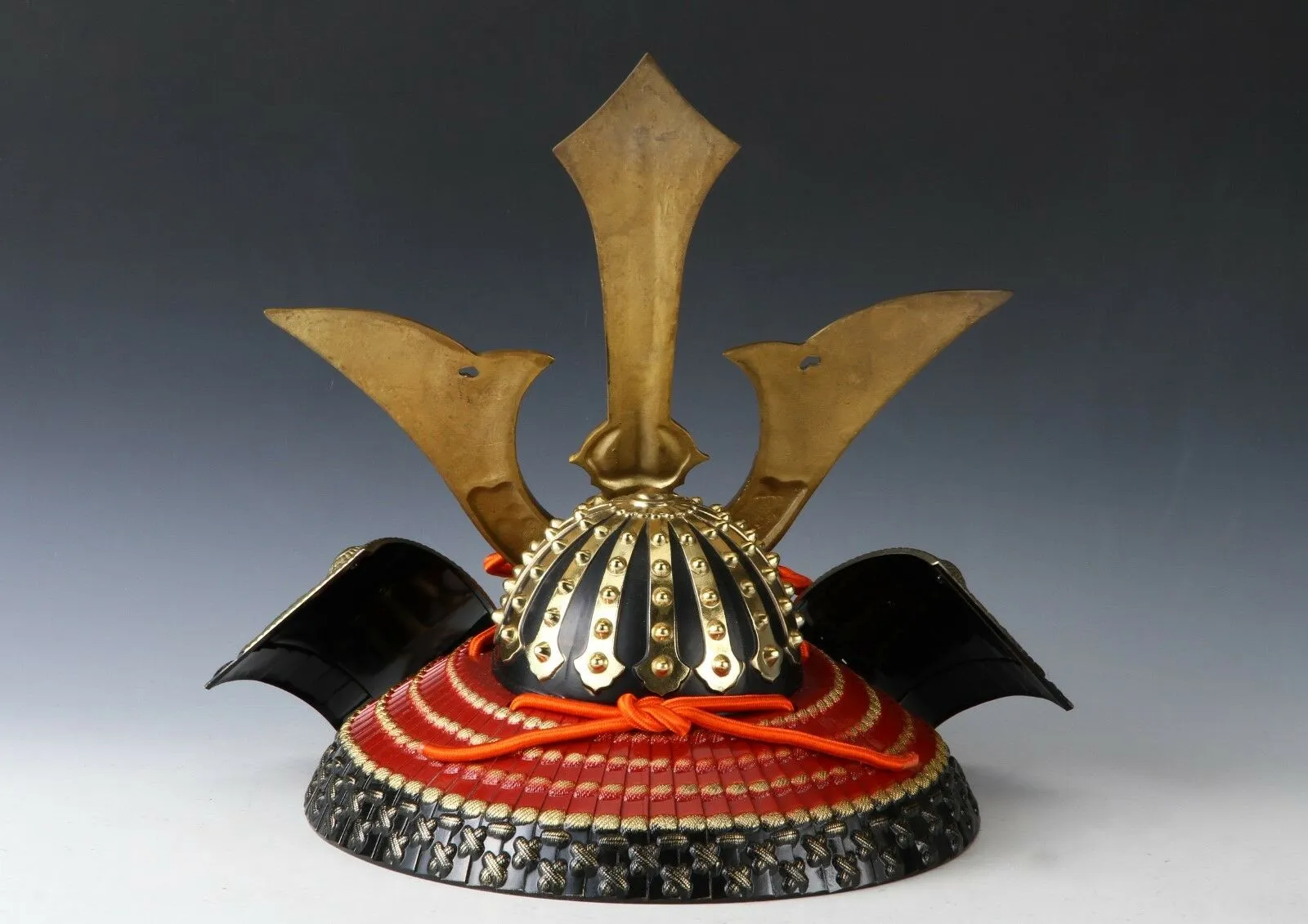 Japanese Beautiful Samurai Helmet  -Kusunoki Masashige Kabuto- with a cushion