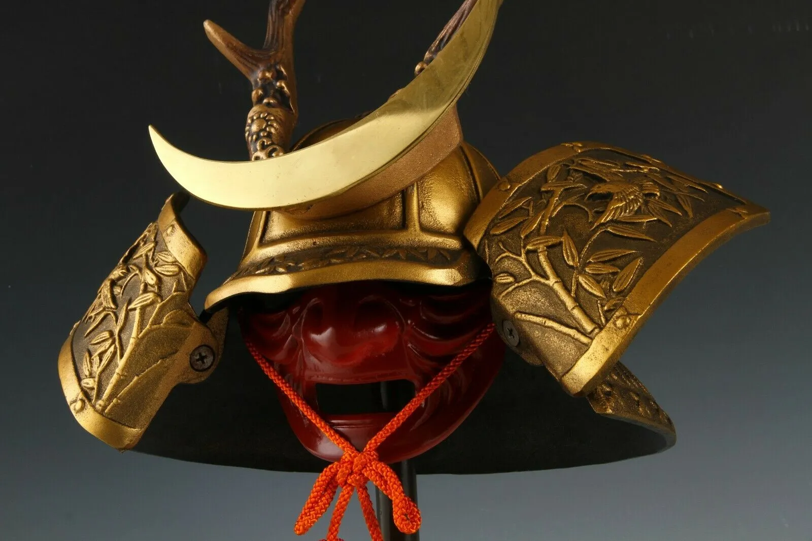 Japanese Samurai Helmet Middle Size -Shikanosuke Kabuto with a Mask- Tsushima