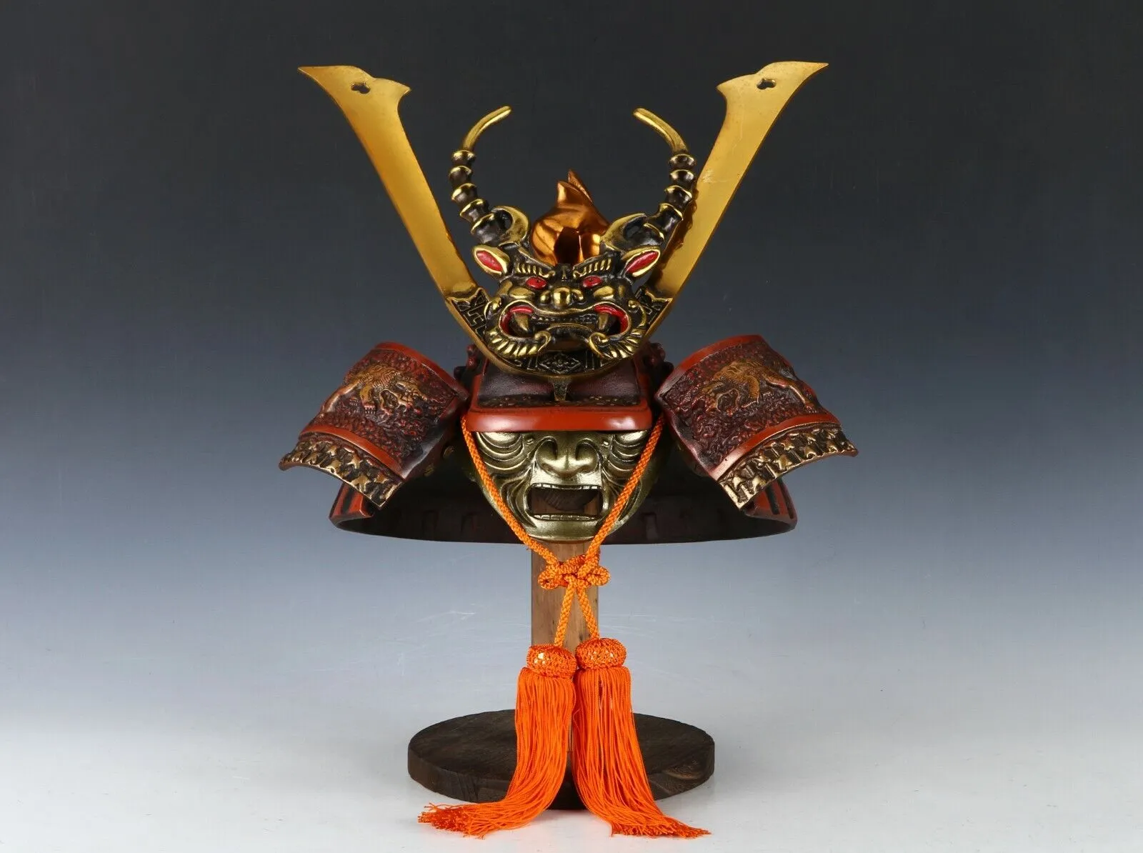 Japanese Samurai Kabuto Helmet -big dragon with a mask- Massive Red Tsushima