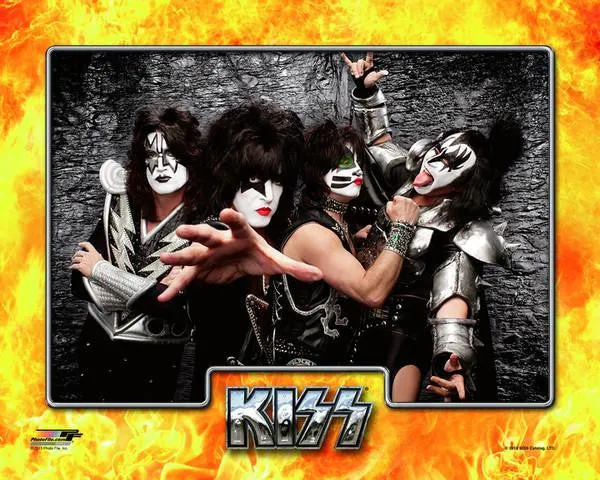 KISS - Color Posed Photo