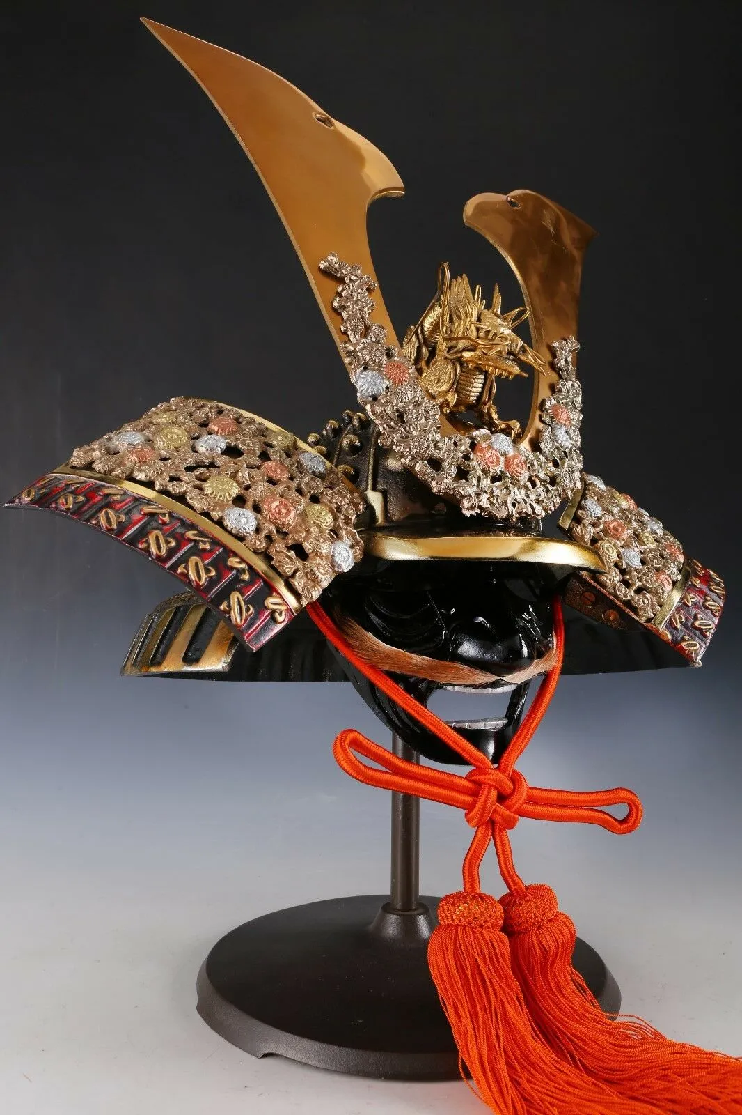 Largest Size Samurai Helmet -Great Shogun Kabuto- with a Mask