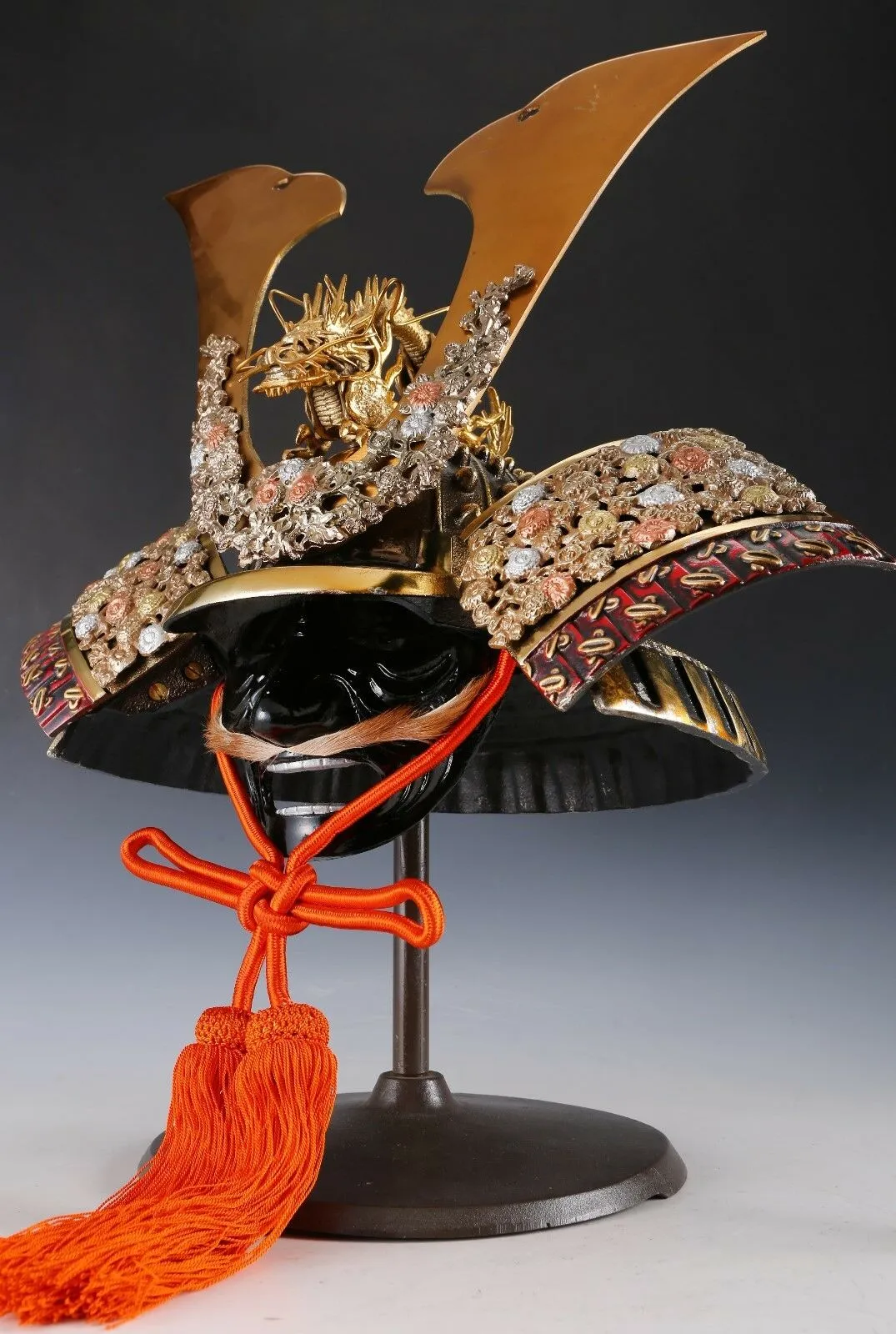 Largest Size Samurai Helmet -Great Shogun Kabuto- with a Mask