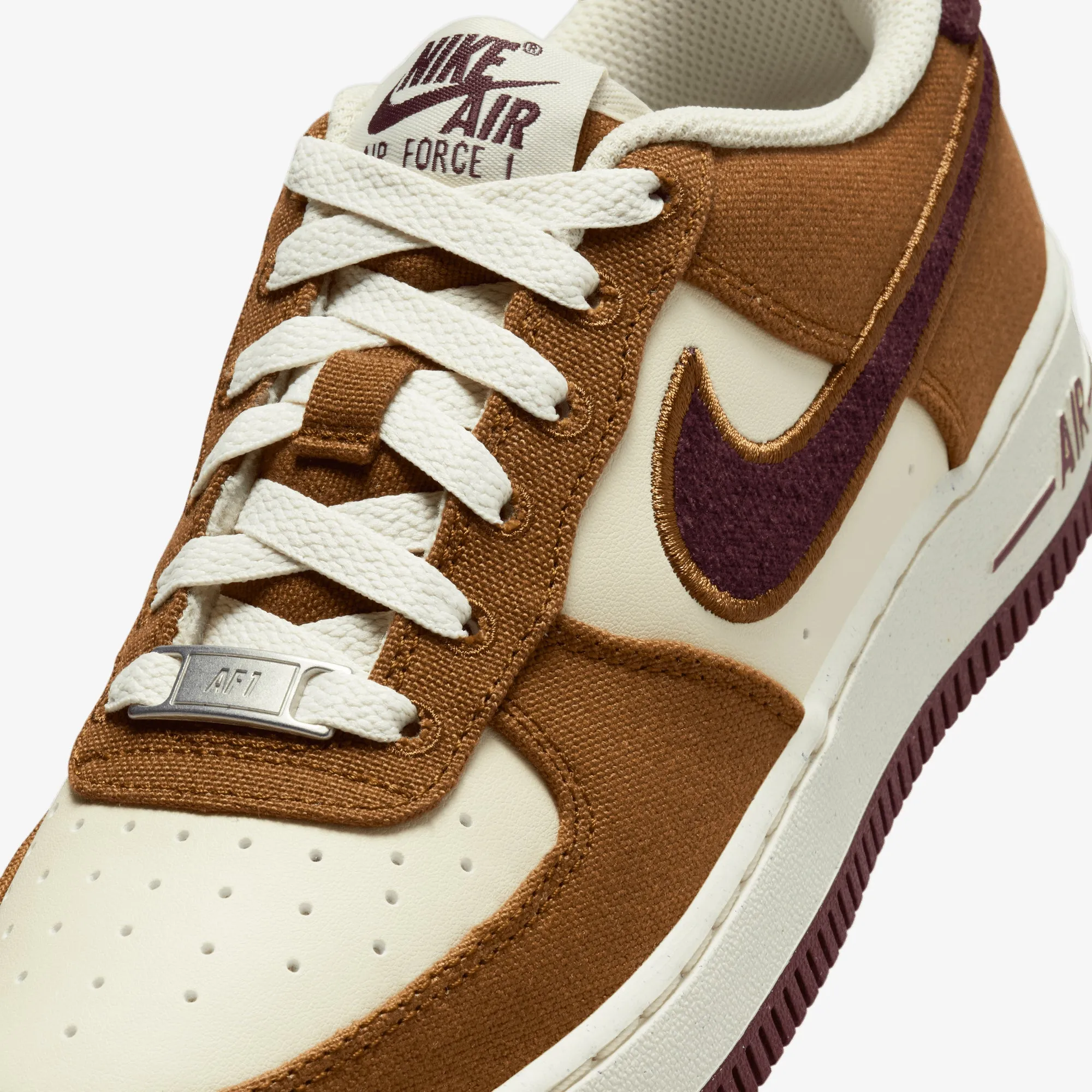 NIKE | AIR FORCE 1 LV8 (GS) { LT BRITISH TAN/BURGUNDY CRUSH