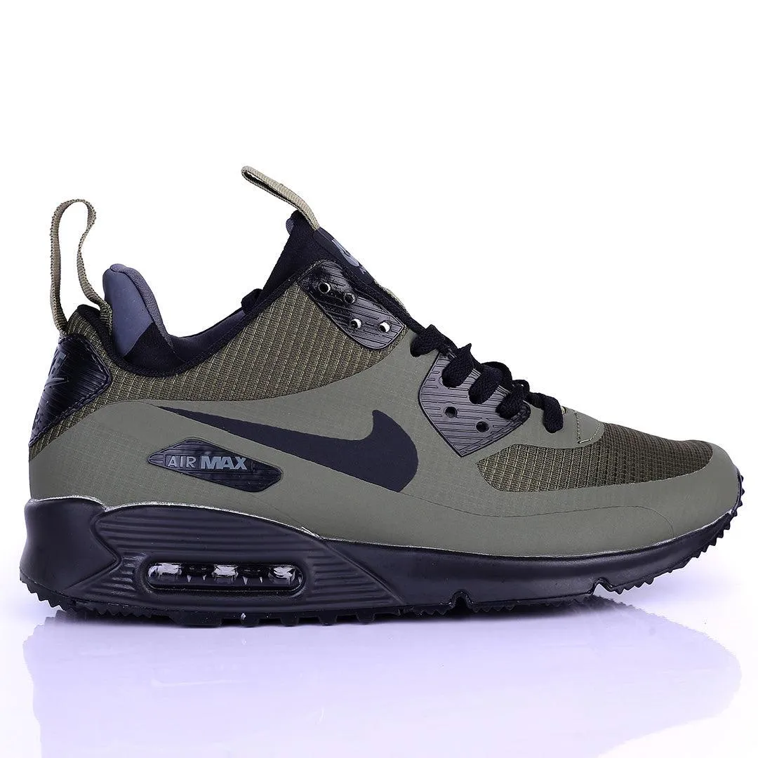 NK Max Zoom Green With Classic Black Design Sneakers