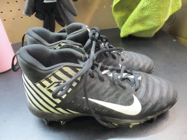 Used Nike Cleats Size 5.5