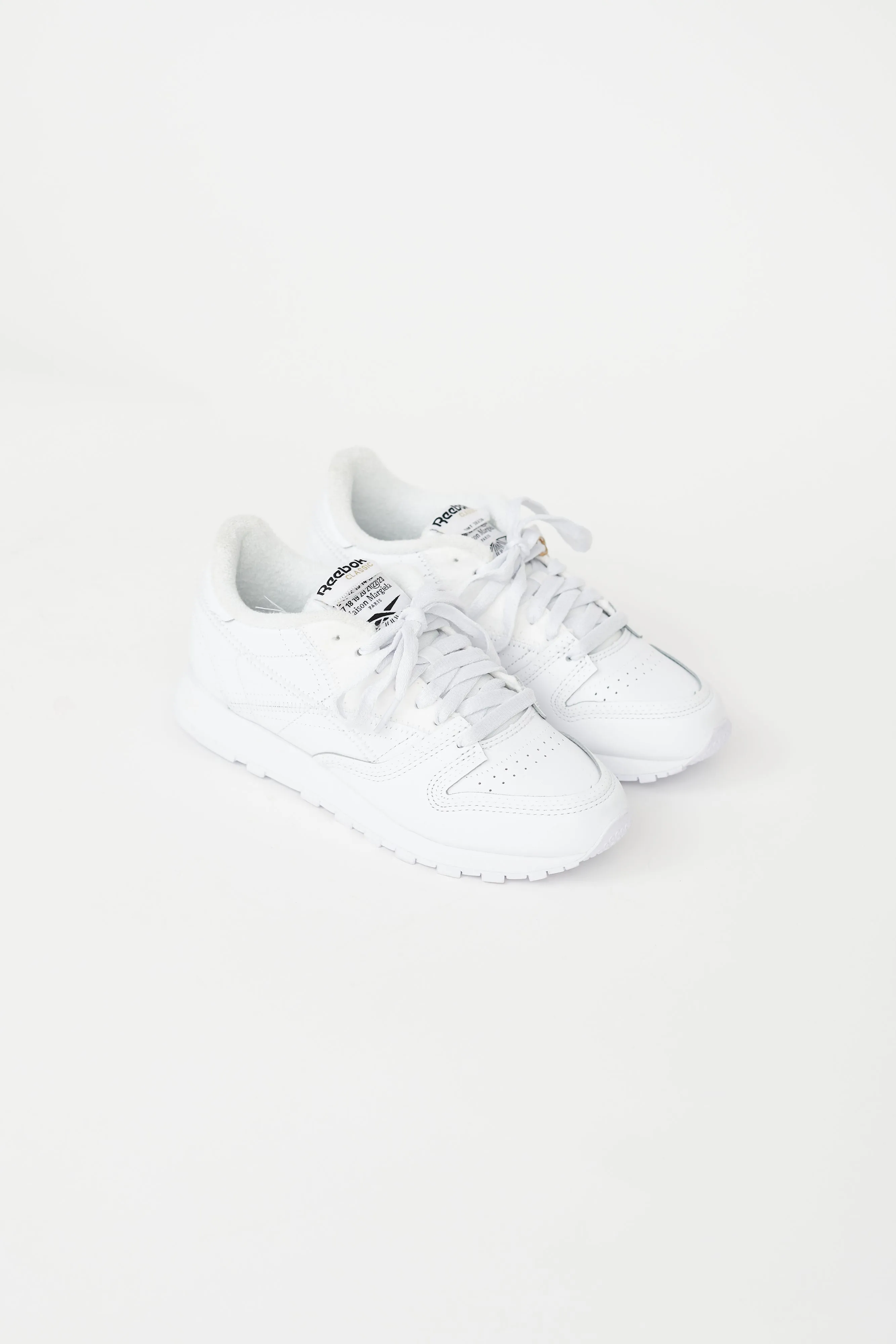 X Reebok White Leather CL Memory Of Sneaker